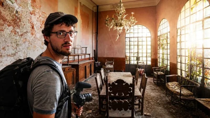 Family Disappeared: Millionaire's Villa Abandoned Overnight