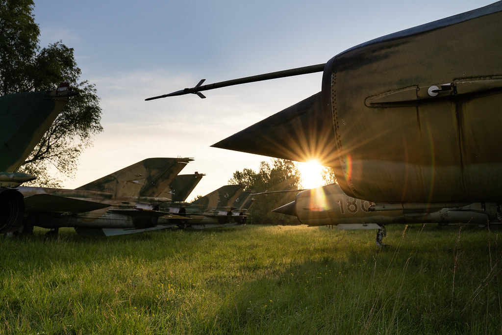MiG Graveyard #06 Warplanes