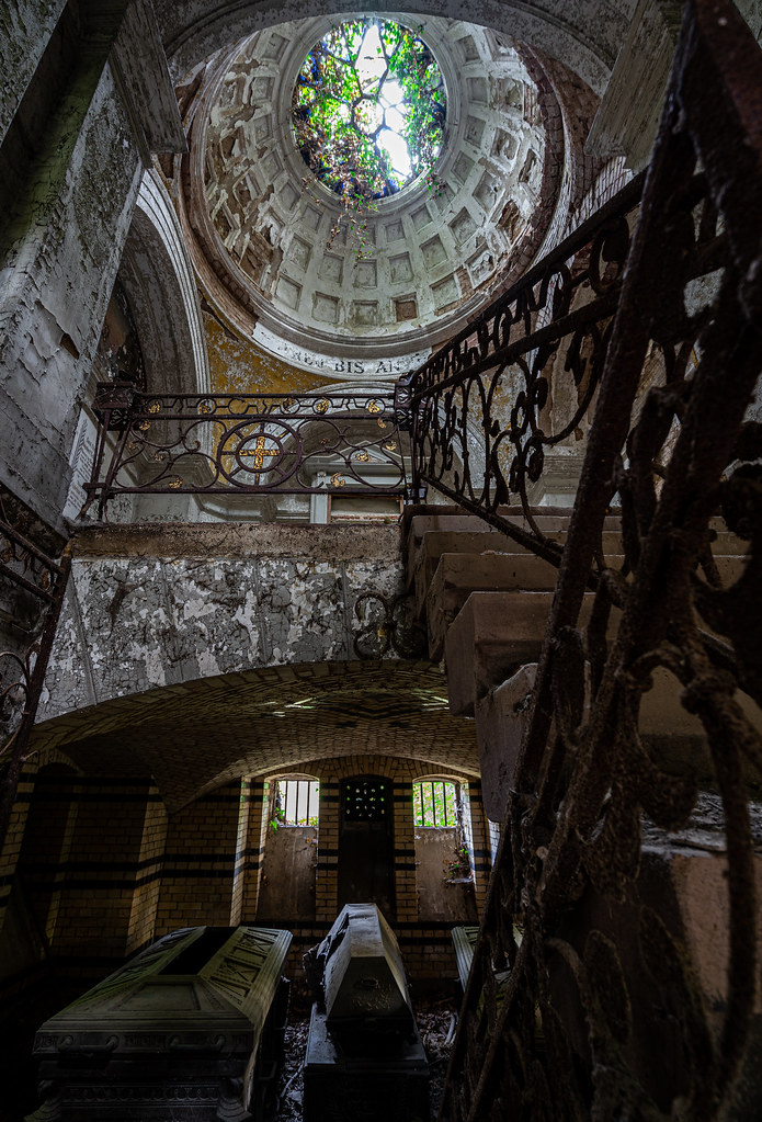 Mausoleum K by Tobi_urbex #02