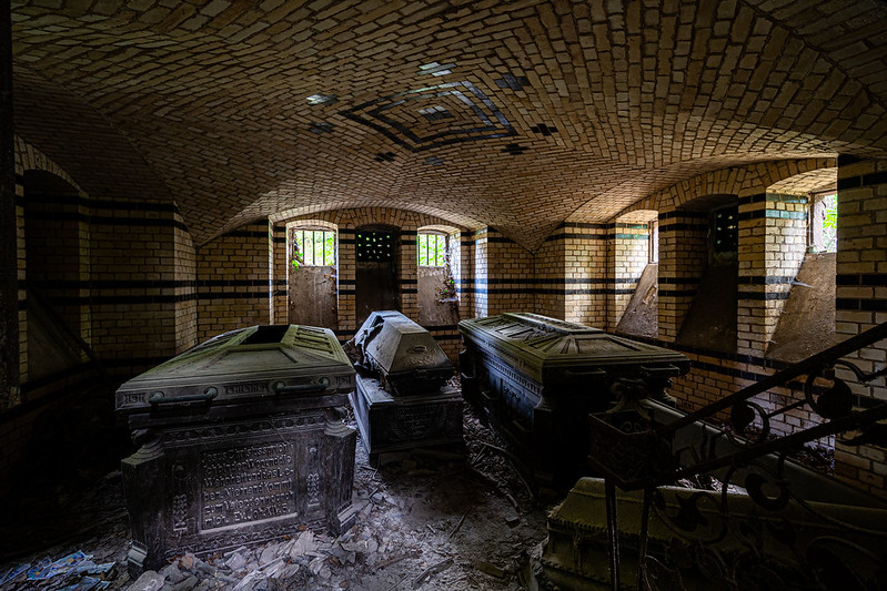 Mausoleum K by Tobi_urbex #01